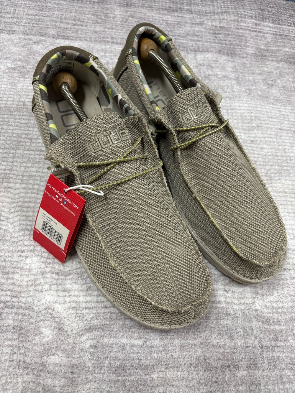 NWT Hey Dude Wally Sox Camel Shoes
Men Size 15 Gray Vaca Beach Breathable - Picture 4 of 10